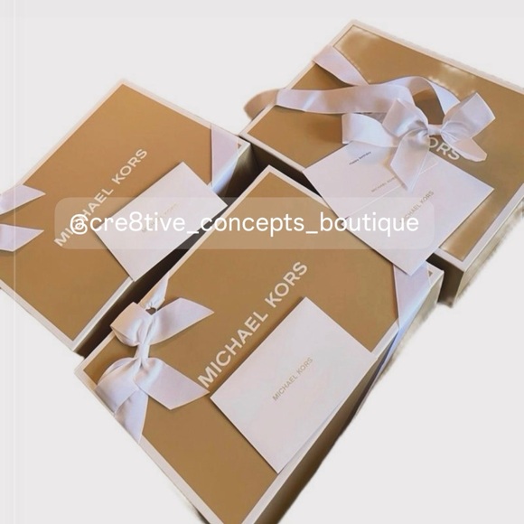 MICHAEL KORS Sonia Medium Leather Bag,Card Case,Dust Bag & Shopping Bag-NWT $759 - Picture 2 of 9